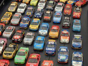 nascar2.jpg (24896 byte)